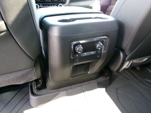 New 2026 Chevrolet Tahoe Premier w/ Sun And Tow Package AWD/4WD image 14