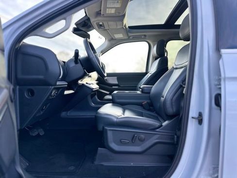 Used 2025 Ford Expedition Max Active image 11