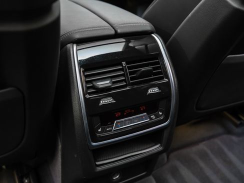 Used 2025 BMW X6 xDrive40i AWD/4WD image 42