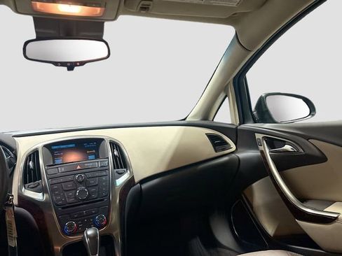 Used 2013 Buick Verano FWD image 24