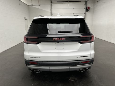 Used 2025 GMC Acadia Elevation FWD image 8