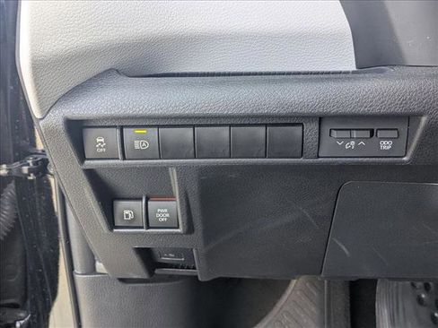 Certified 2025 Toyota Sienna LE image 14