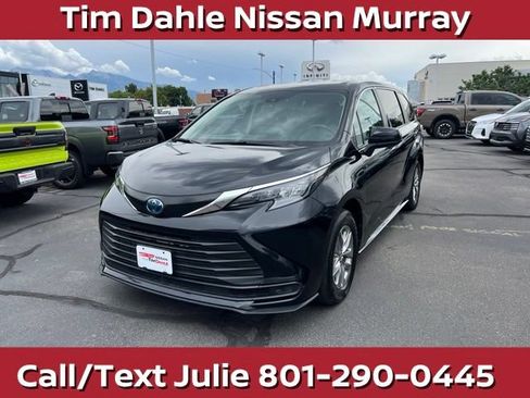 Used 2024 Toyota Sienna LE AWD/4WD image 5