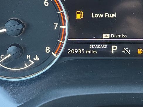 Used 2025 Nissan Rogue SV w/ SV Premium Package FWD image 18