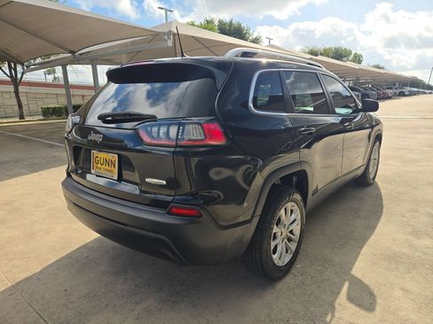 Used 2019 Jeep Cherokee Latitude w/ Popular Appearance Group FWD image 3