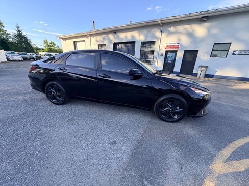 Used 2023 Hyundai Elantra SEL FWD image 21