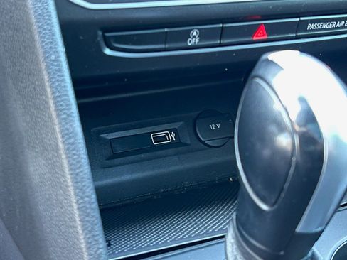 Used 2018 Volkswagen Atlas Launch Edition FWD image 33