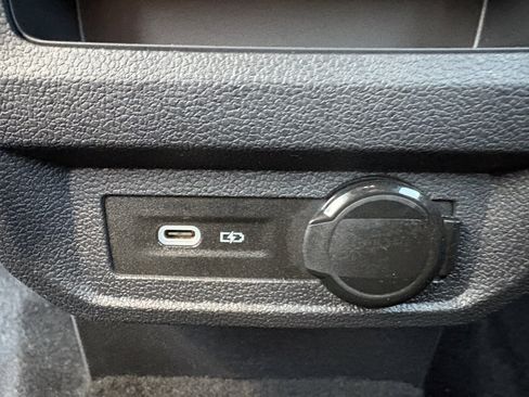 Used 2023 Volkswagen Tiguan SE AWD/4WD image 12