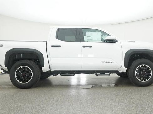 New 2025 Toyota Tacoma TRD Off-Road image 30