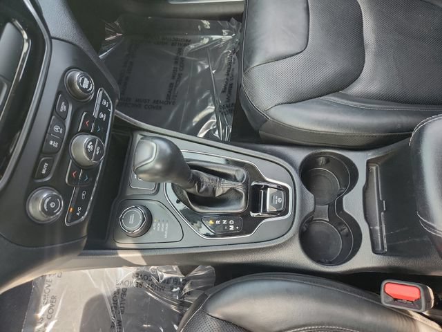 Used 2019 Jeep Cherokee Limited AWD/4WD image 12
