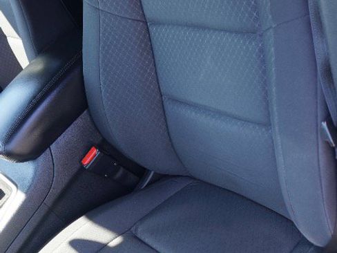 Used 2018 Jeep Grand Cherokee Laredo AWD/4WD image 5