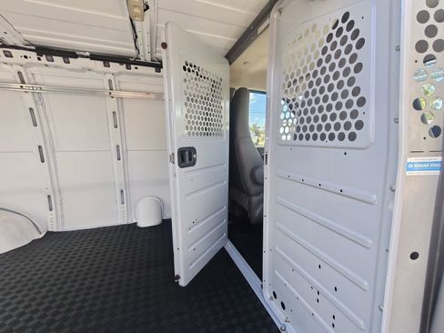 Used 2016 Chevrolet Express 2500 image 27