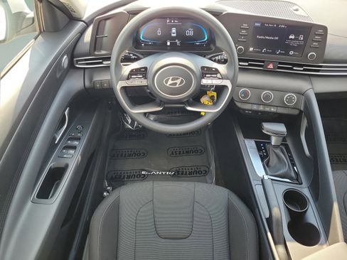 New 2026 Hyundai Elantra SE image 9