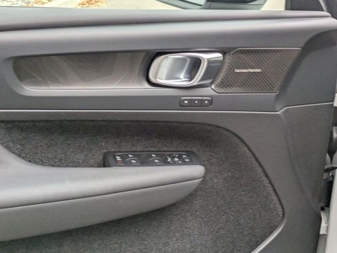 Certified 2023 Volvo C40 P8 Recharge Ultimate image 13