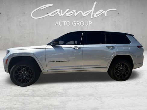 Used 2023 Jeep Grand Cherokee L Summit AWD/4WD image 13