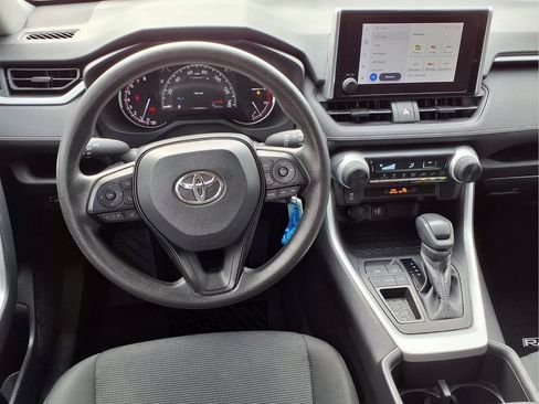 Used 2023 Toyota RAV4 LE FWD image 13