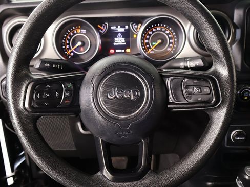 Used 2018 Jeep Wrangler Unlimited Sport image 3