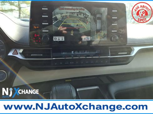 Used 2021 Toyota Sienna Platinum image 31