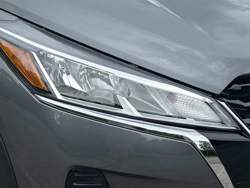 Certified 2025 Nissan Kicks Play S FWD image 10