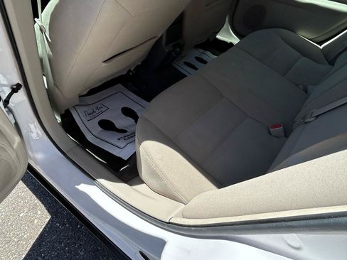 Used 2011 Mercury Milan Hybrid FWD image 9