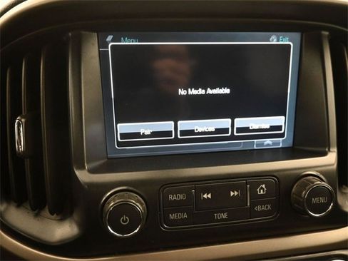 Used 2017 Chevrolet Colorado Z71 image 16