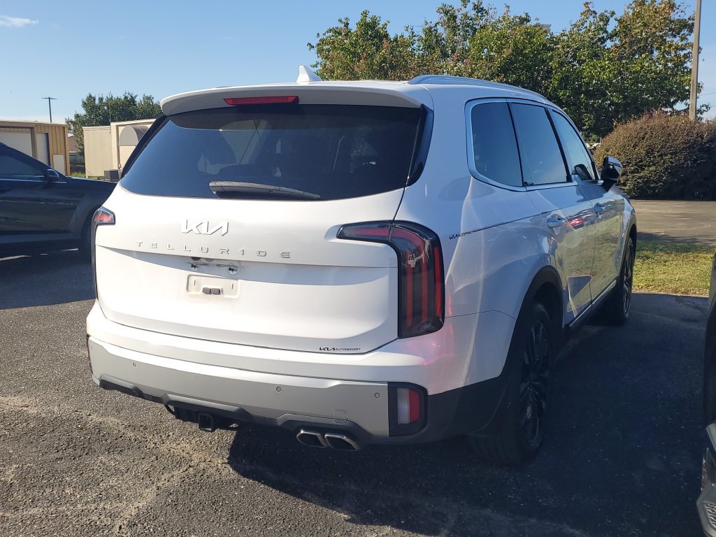 Used 2024 Kia Telluride SX w/ Towing Package FWD image 4