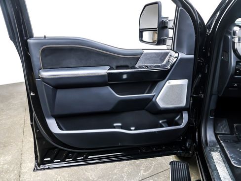 Used 2023 Ford F250 Platinum image 22