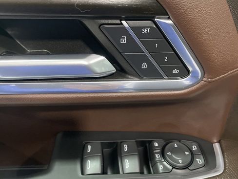 Used 2024 GMC Sierra 3500 Denali w/ Denali Reserve Package image 18