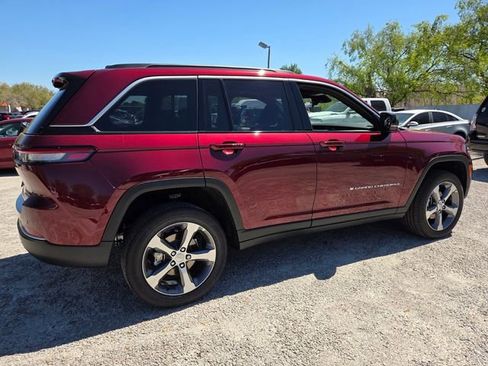 New 2026 Jeep Grand Cherokee Limited w/ Luxury Tech Group II image 22