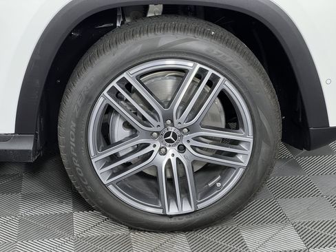 New 2025 Mercedes-Benz GLS 450 4MATIC image 15