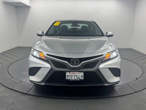 Used 2020 Toyota Camry SE w/ Carpet Mat Package FWD image 3