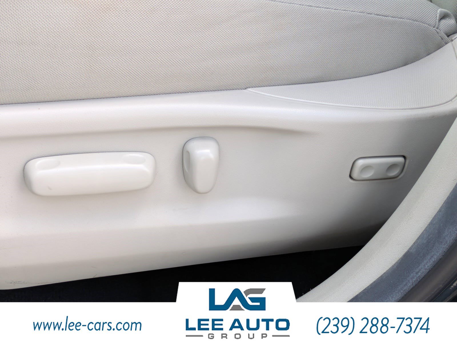 Used 2014 Toyota Venza LE FWD image 17