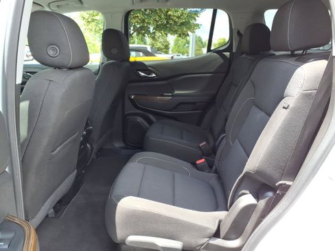 Used 2023 GMC Acadia SLE FWD image 7