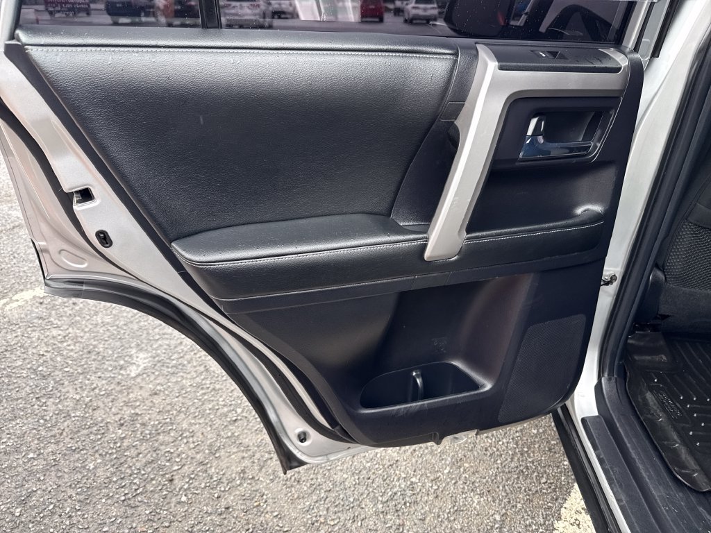 Used 2014 Toyota 4Runner SR5 AWD/4WD image 28