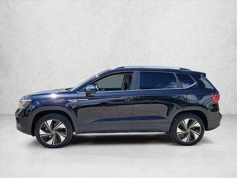 Used 2024 Volkswagen Taos SE AWD/4WD image 8