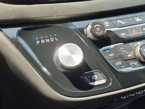 Used 2025 Chrysler Pacifica Select FWD image 20