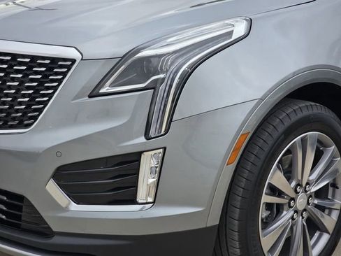 Used 2025 Cadillac XT5 Premium Luxury FWD image 7