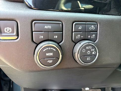 Used 2025 Chevrolet Silverado 1500 LTZ w/ LTZ Premium Package AWD/4WD image 21