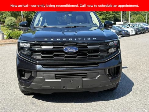 Used 2025 Ford Expedition Max Active RWD image 2