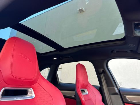 Used 2025 Jaguar F-PACE R-Dynamic S image 18