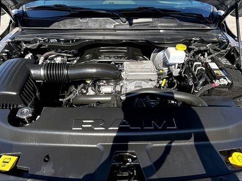 Used 2024 RAM 1500 Laramie image 13