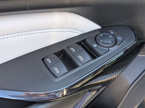 Used 2025 Chevrolet Trax LT w/ LT Convenience Package FWD image 10