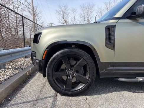 Certified 2025 Land Rover Defender 110 X-Dynamic SE image 9