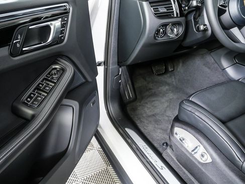 New 2026 Porsche Macan S image 8