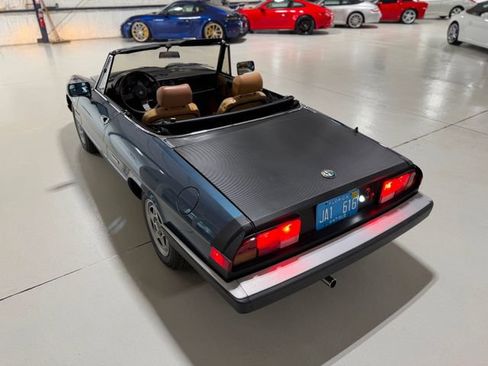 Used 1988 Alfa Romeo Spider Veloce RWD image 54