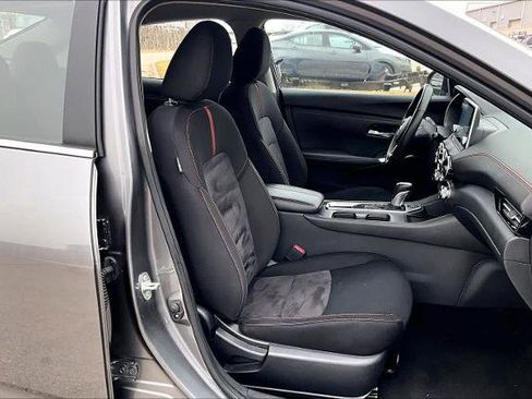 Certified 2025 Nissan Sentra SR image 9