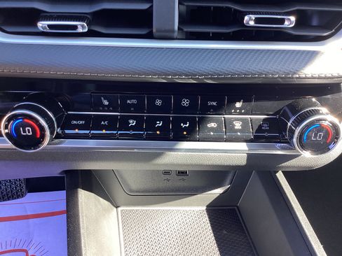 New 2026 Chevrolet Equinox LT w/ Convenience Package II image 24