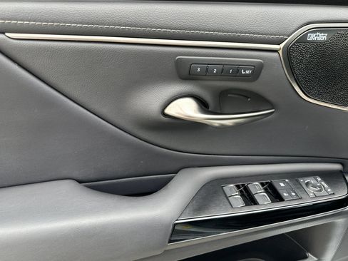 Certified 2023 Lexus ES 350 w/ Accessory Package (Z2) FWD image 12