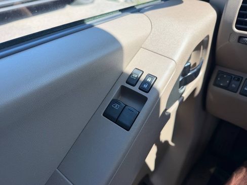 Used 2017 Nissan Frontier SV AWD/4WD image 17