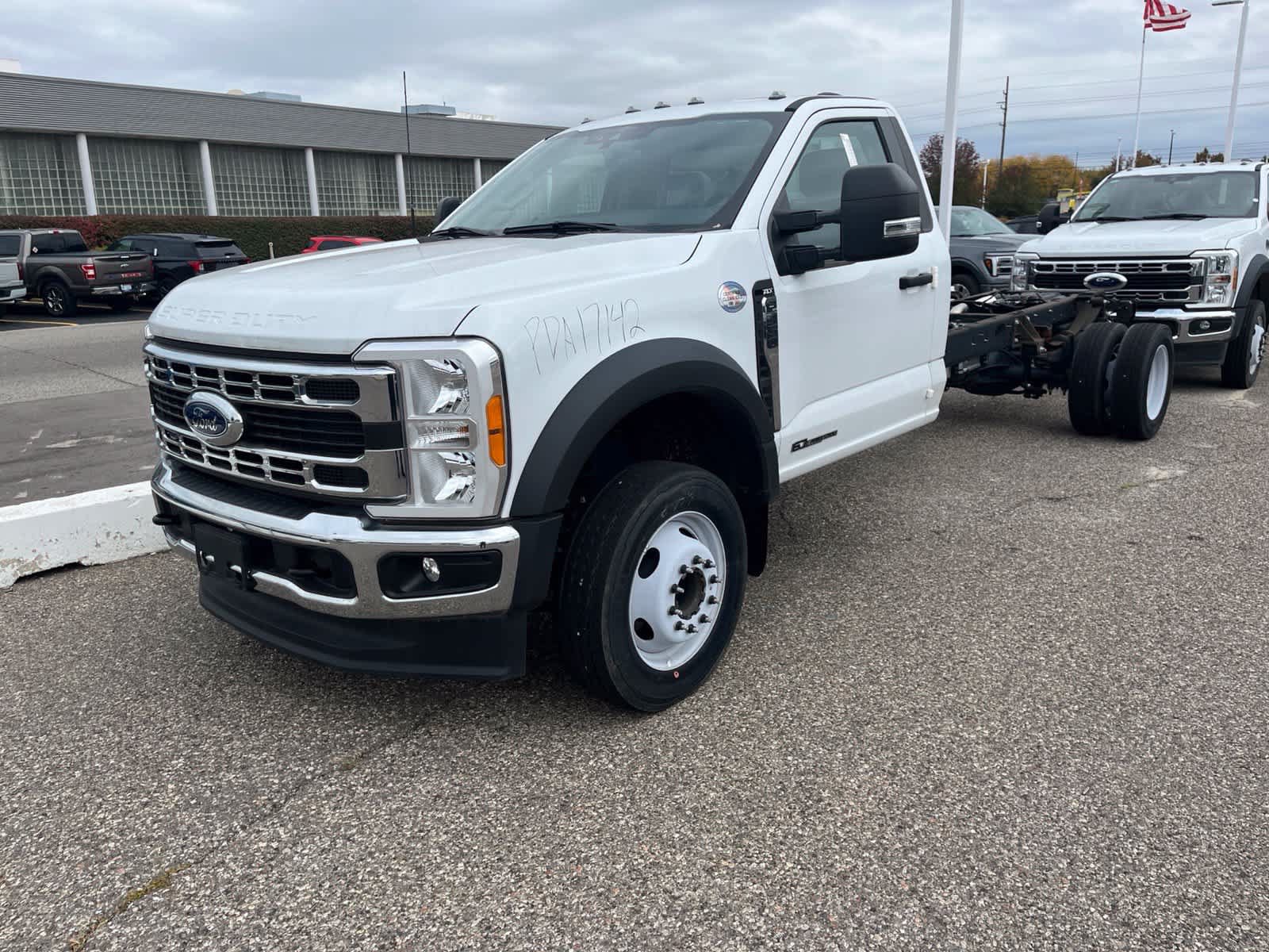 Used 2023 Ford F450 XLT w/ XLT Value Package RWD image 1